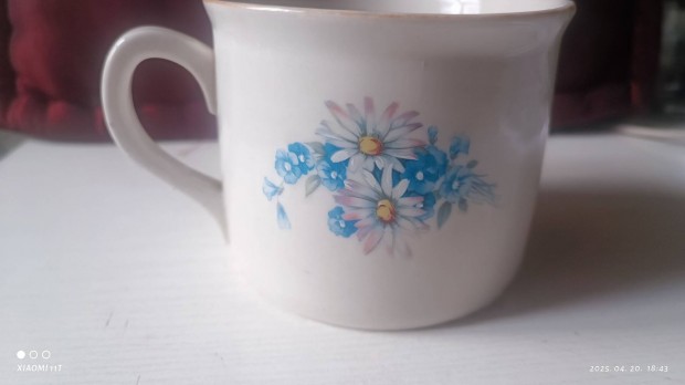 Antik Zsolnay porcelán fél literes napraforgó bögre. Posta