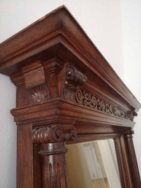 Antik, faragott állótükör valódi klasszikus elegancia, gyűjtőknek is