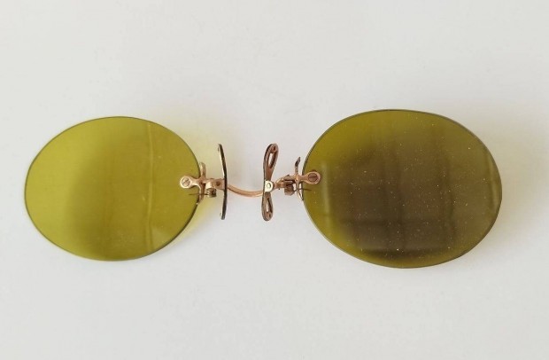 Antik "z�ld" lencs�s cvikker