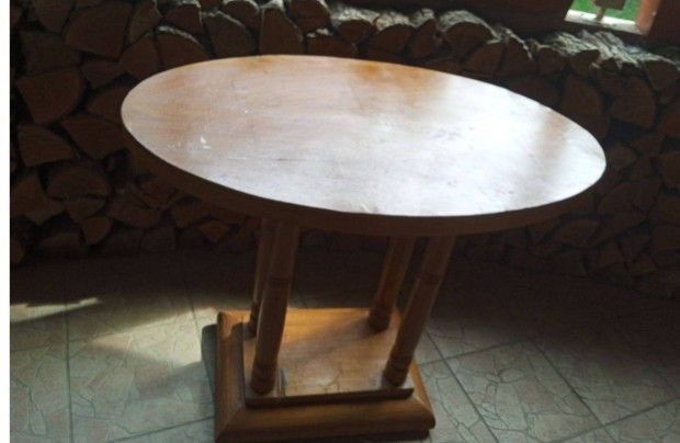 Antik asztal