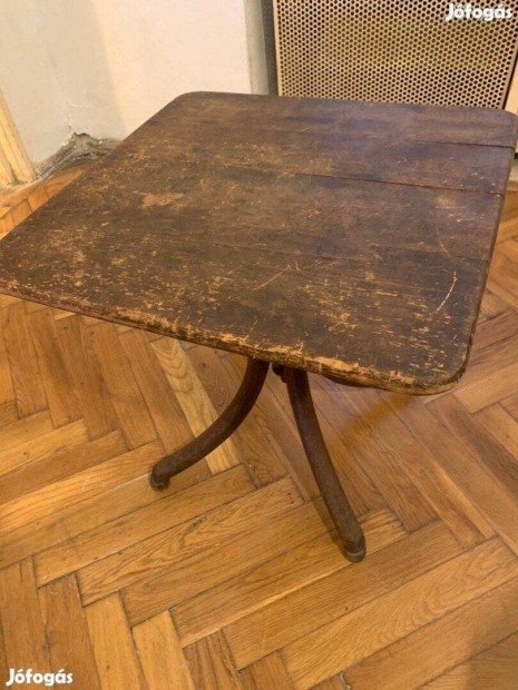 Antik asztalka szthzhat lappal