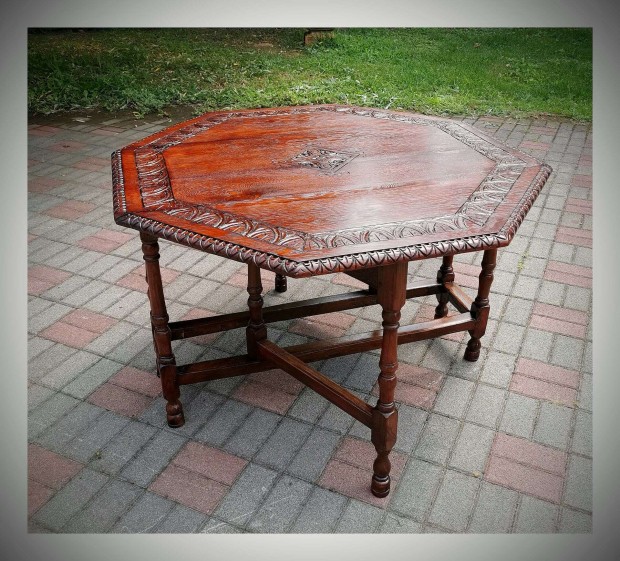 Antik btor - Renesznsz stlus asztal