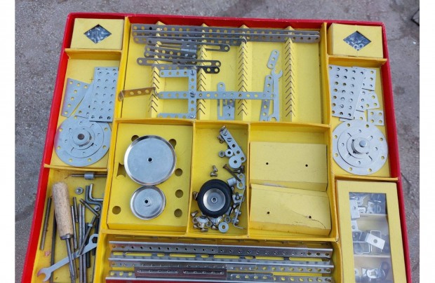 Antik f�m�p�t� j�t�k