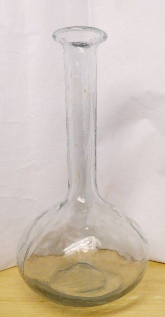 Antik formba fjt boros palack, rusztikus oldal ignyesen megmunklt