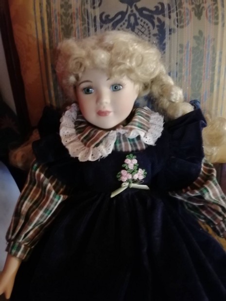 Antik francia sorszámozott porcelán baba eladó