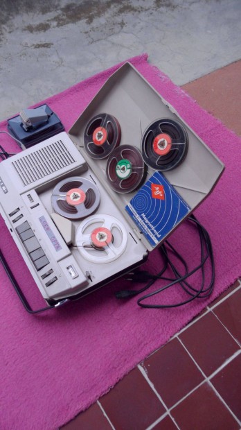 Antik ipari magnetofon szalagos, ors�s, hordozhat� t�bb funkc. 1965