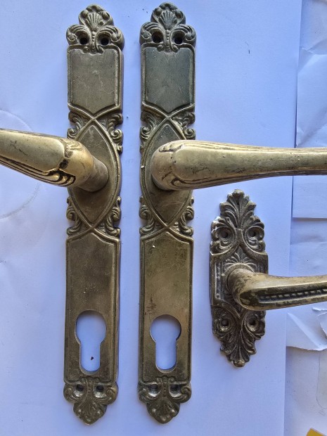 Antik jelleg�,s�rgar�z kilincs