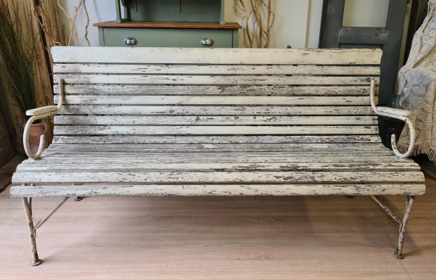 Antik kerti pad