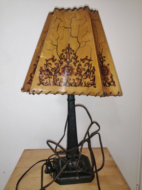 Antik kzzel festett lmpa
