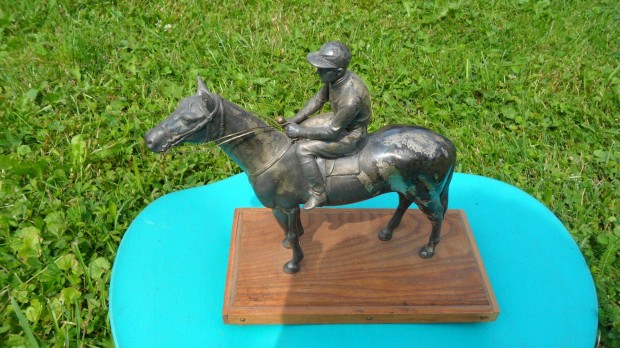 Antik lovas szobor zsoks ezstztt vintage kompozci a mltbl 1957