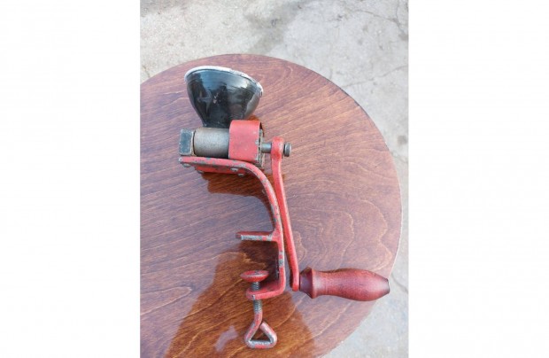 Antik m�kdar�l�. "Kincsem" jelz�s�