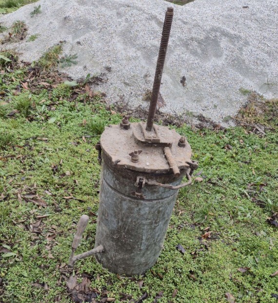 Antik m�z sz�r� elad�!