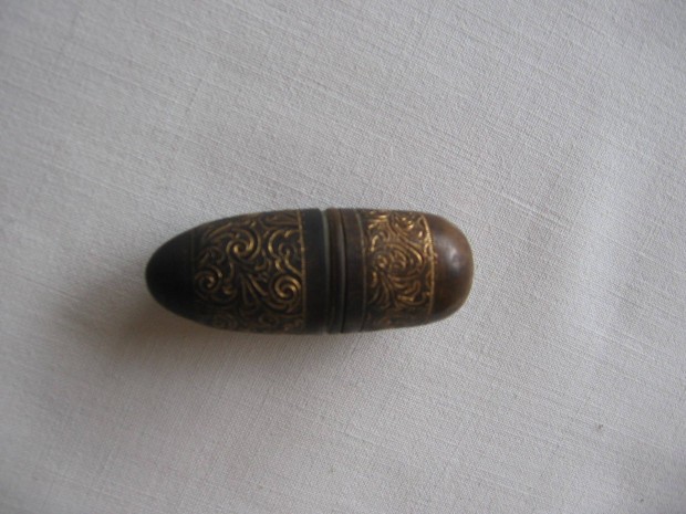 Antik mini varrkszlet res tokja
