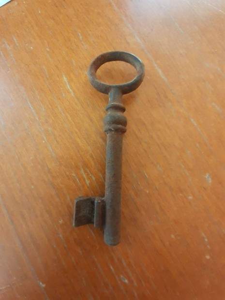 Antik mives vas nagykapu kulcs