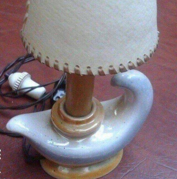Antik porcelán asztali lámpa