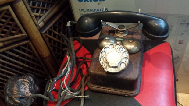 Antik régi Ericsson posta magyar tárcsás telefon bakelit ritka eladó