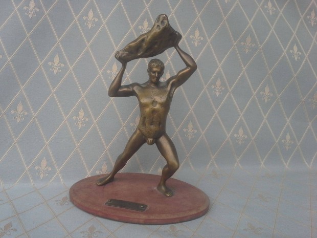 Antik rgi ritka 1947-vekbl tmr bronz frfi alak szobor vintage