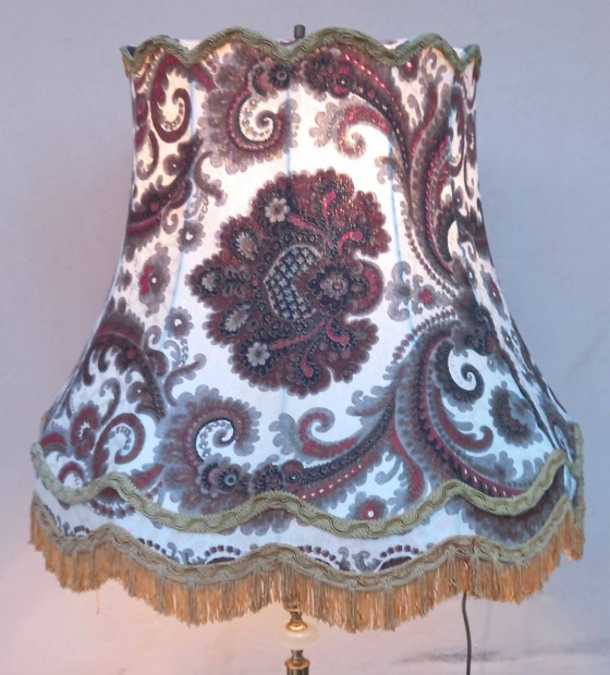 Antik stílusú réz, ónix állólámpa dekoratív búrával