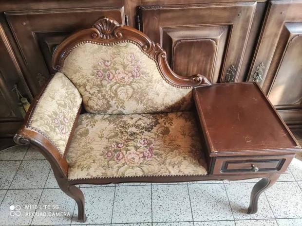 Antik telefon asztal, kanap 