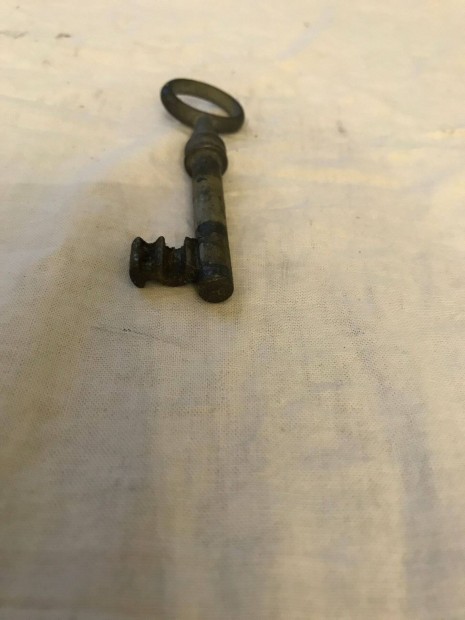 Antik vas kulcs. szr mrete 9 cm hossz, 2 cm szles