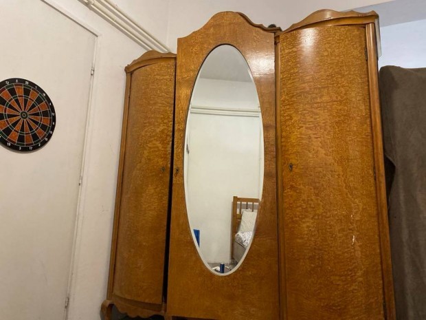 Antik vintage barna gardrb szekrny