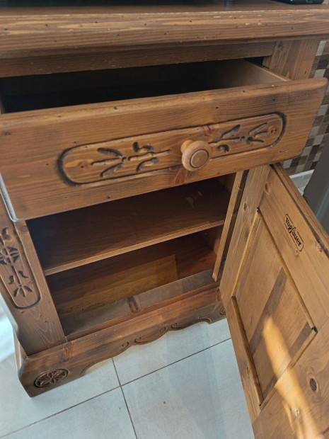 Antik vintage kom�d