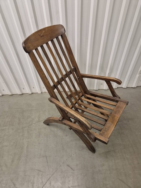 Antiki fasz�k elad�.