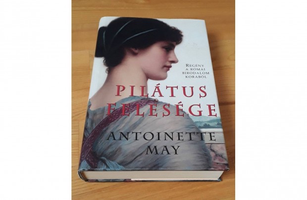 Antoinette May: Piltus felesge