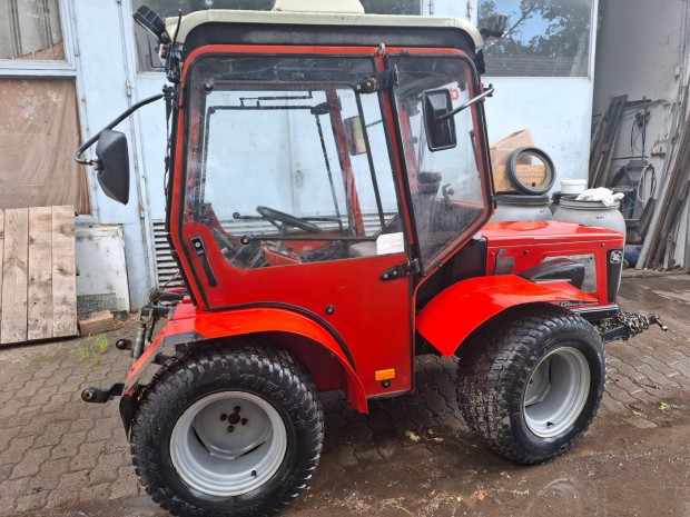 Antonio Carraro kis kertészeti traktor 38 Le