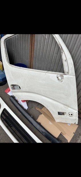 Anyós oldali ajtó jobb oldali üres fényezett Dyna Toyota
