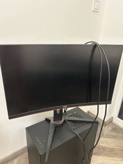 Aoc ívelt monitor