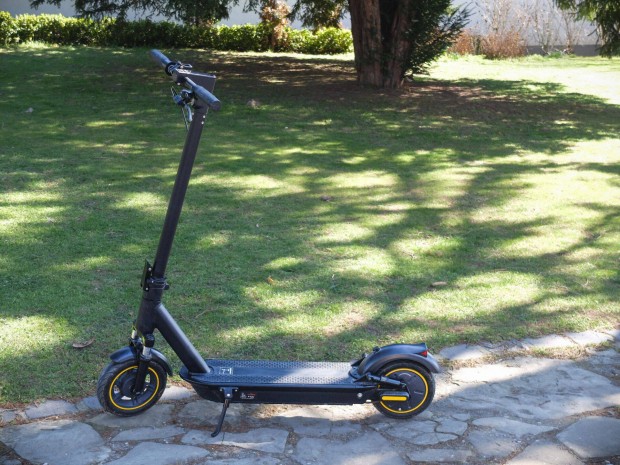 Aovopro Esmax Elektromos Roller szép állapotban eladó