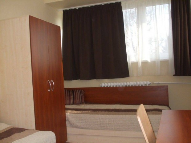 Apartman P�csen kiad�