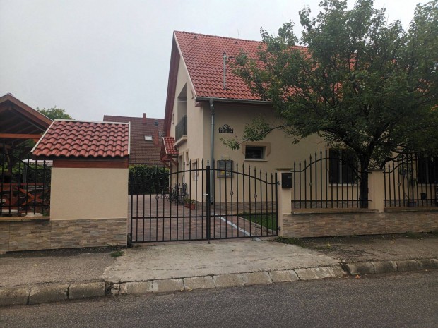 Apartman kiad� Balatonlell�n