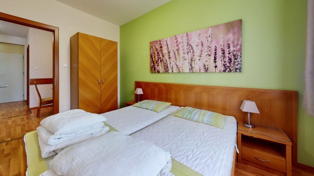 Apartman lak�s elad� Hajd�szoboszl�, Sport utca