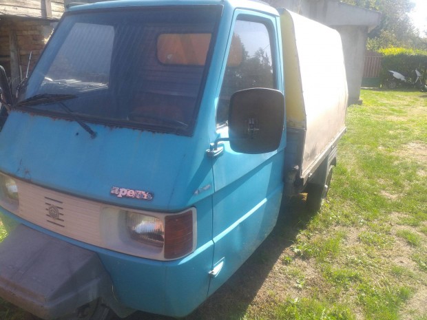 Ape Olasz trike j�rg�ny