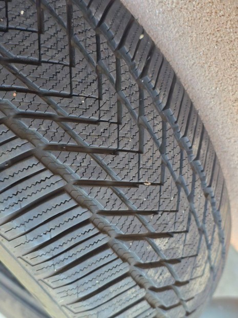 Aplus A701 205/55 R16 téligumi 1db újszerű