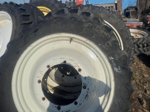 Ápolókerék 1 Pár , New Holland , CASE , Steyr 11.2-36 , 270/95R36