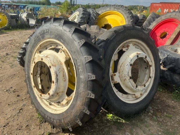 Ápolókerék , Művelőkerék 1 pár CASE , New Holland 270/95R32 , 11.2-32