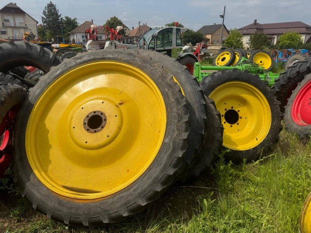 Ápolókerék , Művelőkerék Garnitúra John Deere stb. traktorra 270/95R54