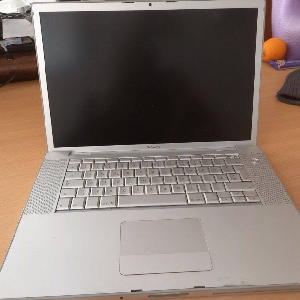 Appla Macbook Pro (A1260)