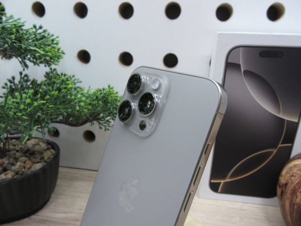 Apple 16 Pro Max - Natural Titanium - Új, kipróbált