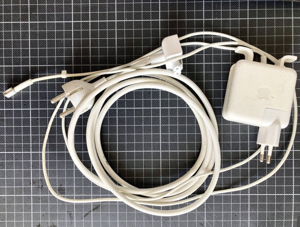 Apple 45 W Magsafe Power Adapter - Mac tlt / tp