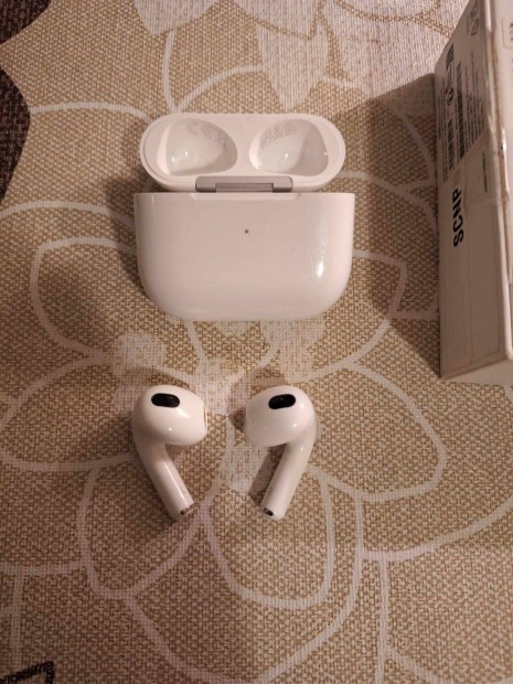 Apple Airpods 3. Gen with Lightning Charging Case