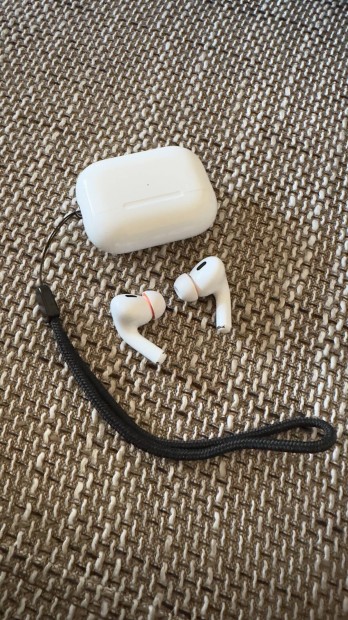 Apple Airpods Pro (2. generation)  Magsafe tlttokkal (USB-C)