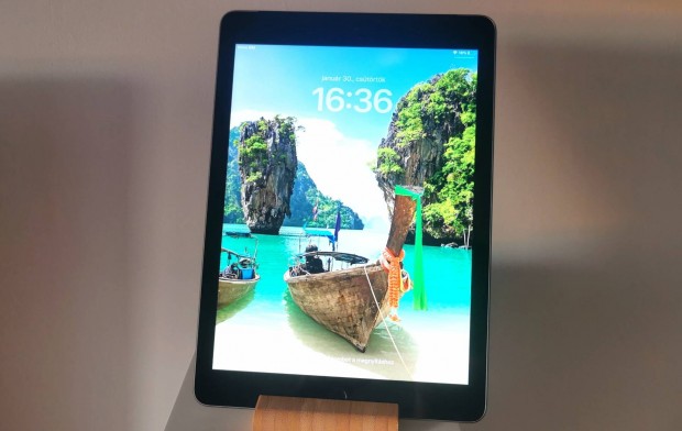 Apple Ipad 5th gen tablet