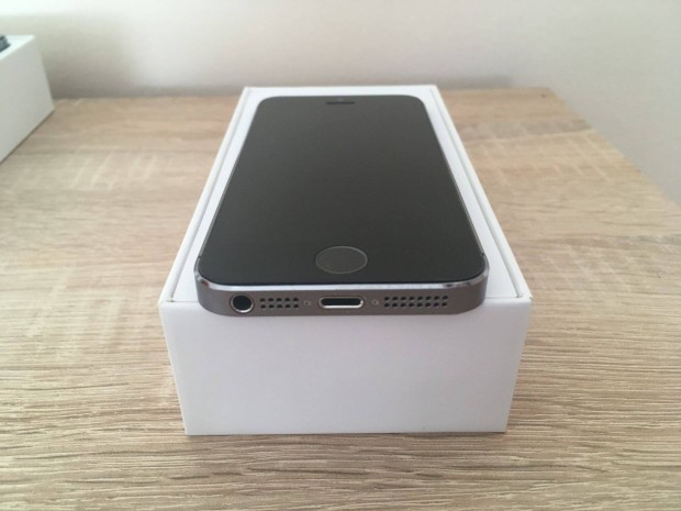 Apple Iphone 5S, Space Gray, 16 GB, jszer, Ajndkokkal