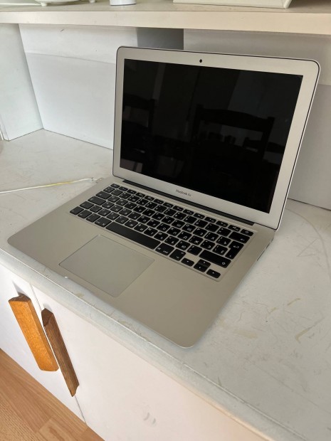 Apple Macbook Air 13" A1466 2017