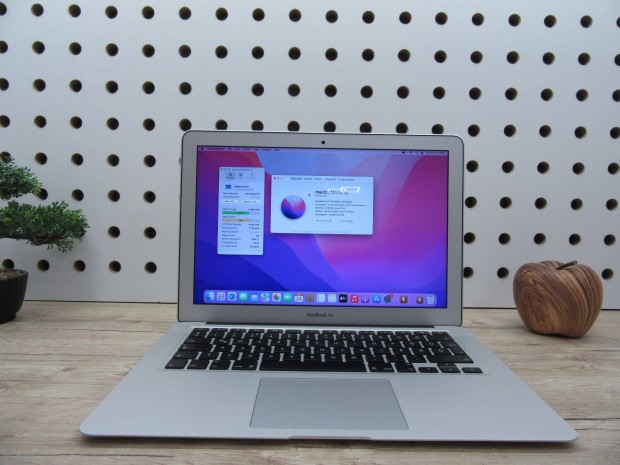 Apple Macbook Air 13 - 2015 - Használt, újszerű állapot - 112 töltési