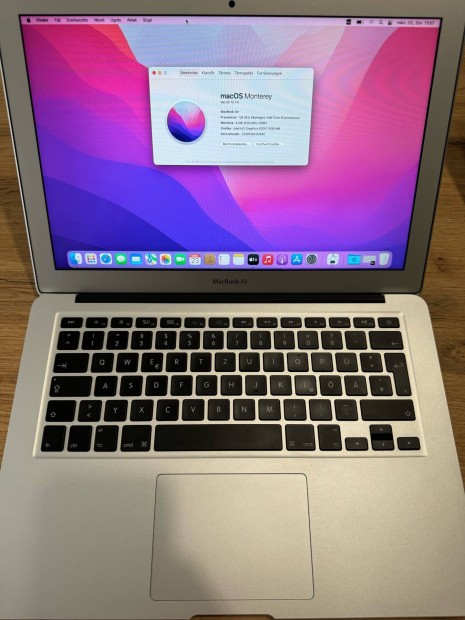 Apple Macbook Air 2015 i5 1,6GHz , 4Gb RAM , 128 GB SSD